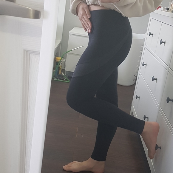 TNA hi-rise leggings - Picture 2 of 5